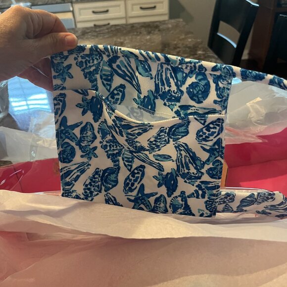 Lilly Pulitzer Beach bag and small cosmetics bag - Picture 6 of 6